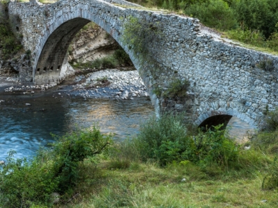 Stone-bridge-Thorame-Provence